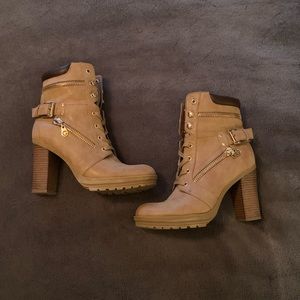 Guess boots